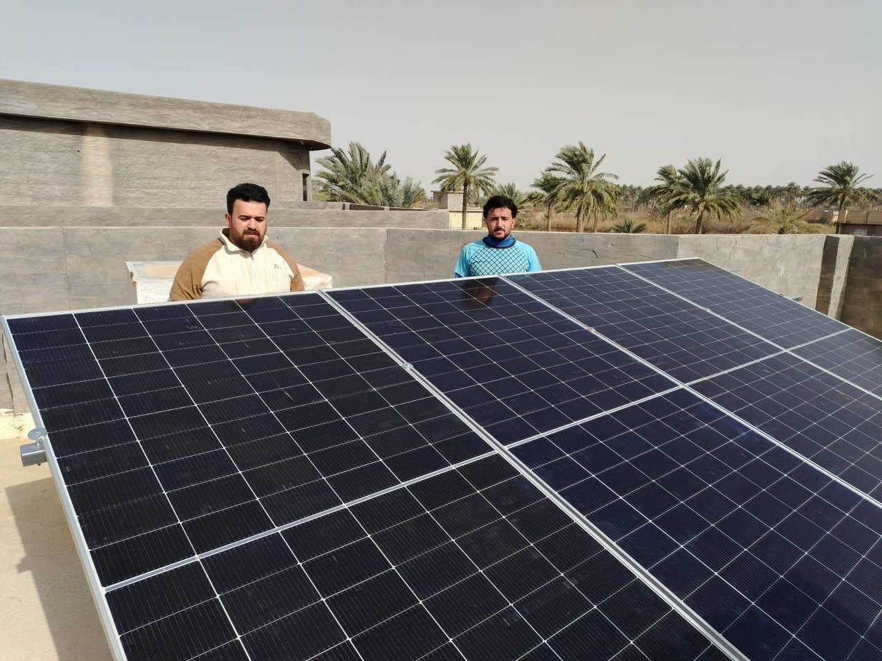 بفضل الله وبحمده قامت كوادر شركتنا (شركة المهندس للطاقة الشمسية) بنصب منظومة طاقة شمسية منزلية لأحد زبائن شركتنا
العرض الاقوى تحطيم الاسعار 🔥 🔥 🔥 🔥 🔥 🔥
العرض الاول 🔥 🔥 🔥
السعر : 4،400،000 نقدا
السعر : 5،400,000 قسط 
القسط الشهر 300 الف فقط
القدرة : 20 نهاري و 15 ليلي 
الألواح: 620 واط ضمان 15 سنة  عدد 8
البطارية: ليثيوم حجم 15 كيلو واط ضمان 5 سنة
الانڤيرتر :  حجم 6 كيلو مع واي فاي مدمج ضمان 2 سنة 
العرض الثاني 🔥 🔥 🔥
السعر :  3,3750,000 نقدا
السعر :4,750,000 قسط
القسط الشهري 263 الف فقط
القدرة : 10 نهاري و 10 ليلي 
الألواح: 610 واط ضمان 15 سنة  عدد 5
البطارية: ليثيوم حجم 10 كيلو ضمان خمس سنوات
الانڤيرتر :  حجم 6 كيلو مع واي فاي مدمج ظمان 2 سنة
العرض الثالث 🔥 🔥 🔥
السعر : 3.000،000 نقدا
السعر : 4,000,000 قسط 
القسط الشهري 222 الف فقط
القدرة : 10 نهاري و 7 ليلي 
الألواح: 620 واط ضمان 15  سنة عدد5
البطارية: ليثيوم حجم 7 كيلو ضمان خمس سنوات
الانڤيرتر : حجم  4 كيلو ضمان 2 سنة 
العرض الرابع 🔥 🔥 🔥
السعر : 2،500،000 نقدا
السعر : 3,500,000 قسط
القسط الشهري 223 الف فقط
القدرة : 8 نهاري و 5 ليلي 
الألواح: 620 واط ضمان 15 سنة  عدد 4
البطارية: ليثيوم حجم 5 كيلو ضمان خمس سنوات
…………………………………………
المنظومات الحامضية  
العرض الاول  🔥🔥🔥
السعر: 2.500.000 نقدا 
السعر: 3.500.000 قسط 
القسط الشهري 223 الف فقط 
القدرة: 9نهاري و6 ليلي 
الالواح : 620 واط ضمان 15 سنة عدد 4 
البطارية: اوكايا 200امبير c10 عدد 2 ضمان 1 سنة 
الانڤيرتر : حجم 4.2KW ضمان 1 سنة 
العرض الثاني 🔥🔥🔥
السعر: 1.750.000 نقد 
السعر: 2.500.000 قسط 
القسط الشهري 166 الف فقط 
القدرة: 7 نهاري و 3 ليلي 
الالواح: 620 واط ضمان 15 سنة عدد 3 
البطارية : اوكايا 200 امبير c10 عدد 2 ضمان 1 سنة 
الانڤيرتر : 4.2KW ضمان 1 سنة 
 #شركة #المهندس #للطاقة #الشمسية 
كركوك - الحويجة - شارع المشاتل قرب جامع كامل الحاج صكر مجاور شركتي الدليان والصبحي للحجم والعمرة 

***********
للحجز و الاستفسار
مدير شركة المهندس للطاقة الشمسية  
ربيع سامي الجبوري 
⁨ ***********
مهندس سعد 
***********
انور الفرحان 
مدير المبيعات 
***********
مهندس الصيانة 
عزيز الفرحان 
***********
 عمر الفرحان 
***********
