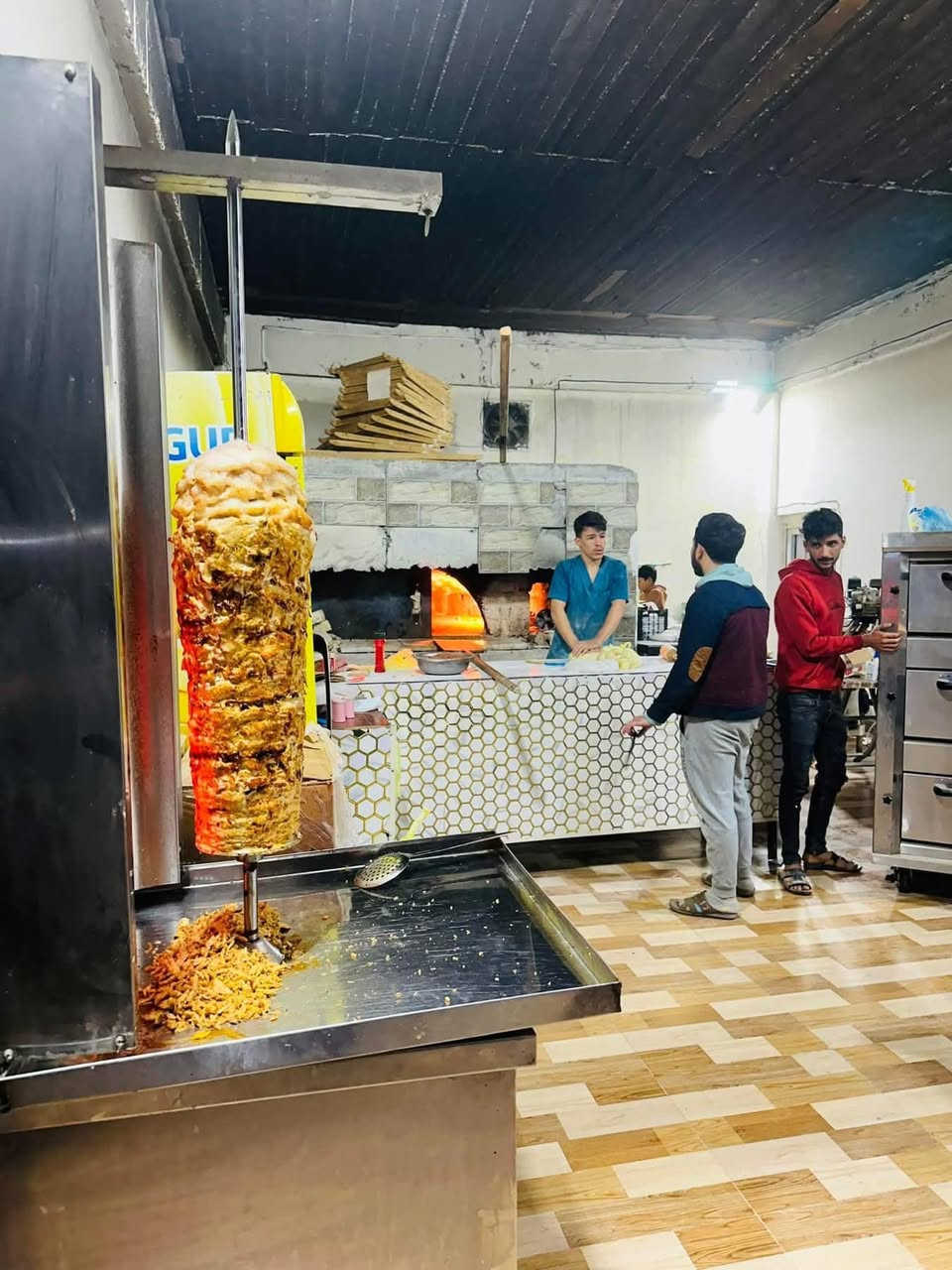 السلام عليكم من رخصة الادمن 
للبيع 
فرن صمون حجري 
و كهربائي 
وفرن لحم بعجين   
 
للبيع او الشراكه لعدم التفرغ

العلم قرب ساحة الشهيد عبدالله الجباره 

 المحلات ثنين قياس كل محل 9/6

***********

***********
