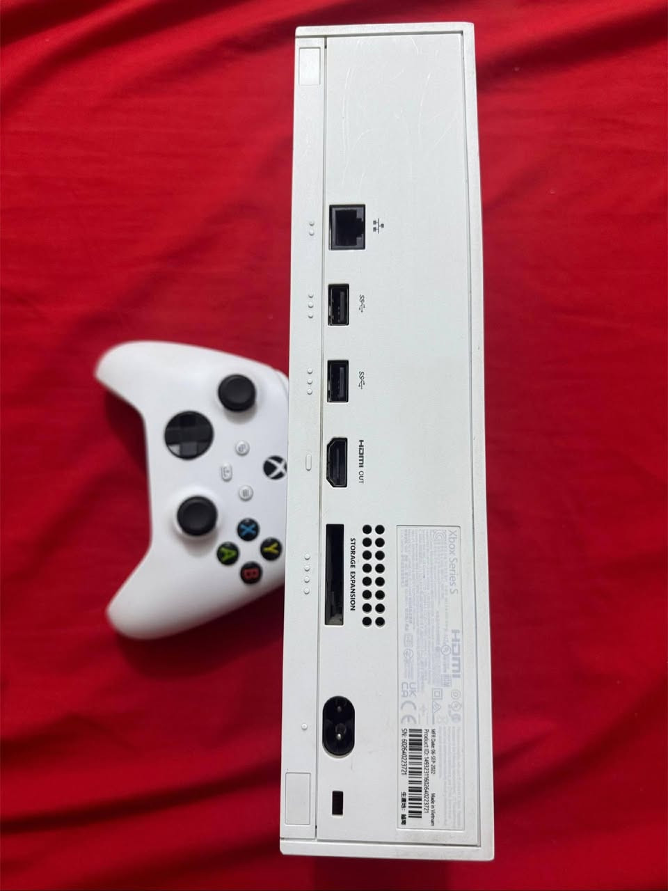 سلام عليكم اكس بوكس سيريس اس
ذاكره 512نضافه %90
ملحقاته الاصليه +كارتونه 
جوستك الاصليه
عنواني واسط الصويرة 
السعر خاص او وتساب
***********
