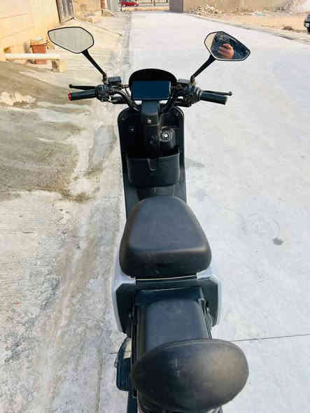 السلام عليكم ورحمه الله وبركاته بايسكل شحن A7 نضيف نضافه90بالميه 
مقارب للR7 

خمسه بطاريات وهم بي رجوع للخلف يرهم بيع ويرهم مراوس حسب القناعة 

احمد أحمد الترك 

 ***********
