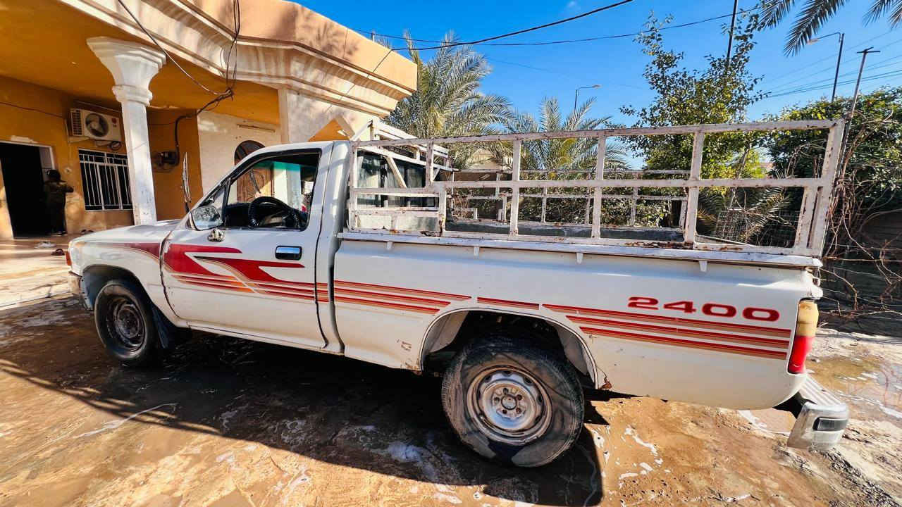 للبيع بيكم موديل 89  محرك كروسيدا صلاح الدين صدامي شرط التحويل السعر ٣٠ وبيها مجال ***********
