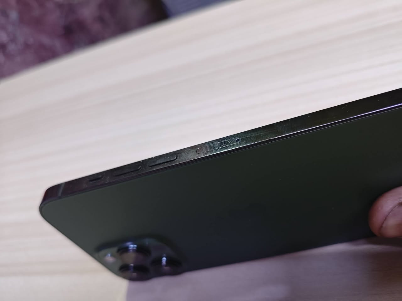 ايفون 13 برو ماكس ( وتر ) بطاريه 92 مبدل شاشه تفصيخ اصليهه ضمان ذاكره 256 مكاني حله ***********

