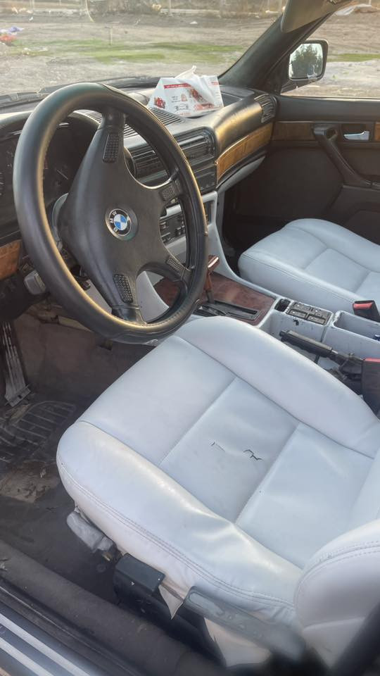 📢 للبيع - BMW 735 موديل 1991
📍 الرقم: انبار الدولي الجديد
📌 الموقع: بغداد 
✅ تخم تاير جديد
✅ گير أوتوماتيك
✅ حدادية جديدة
🔧 تحتاج ترتيبات
سعر 35
📞 للاستفسار والتواصل ***********
