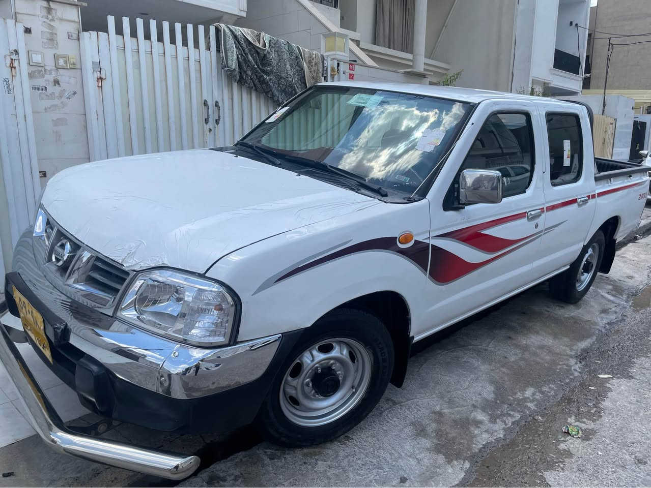 بيكاب نسيان ٢٠٠٧
ياباني اصلي ناوسور دبل كيج
سياره باك و خاوينه
كيرو مكينه و تةبريد بةشةرت
٣ شويني سبوخ داخلي جوانه
سةنةوي تازه بةسةرجوه 
سعر ٩٥$ خوار بازار
هةولير
*********** أربيل, العراق
