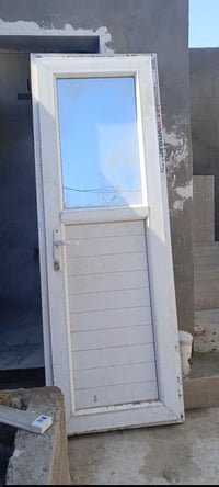 باب ستوني • نظيف • ٢م×٨٠