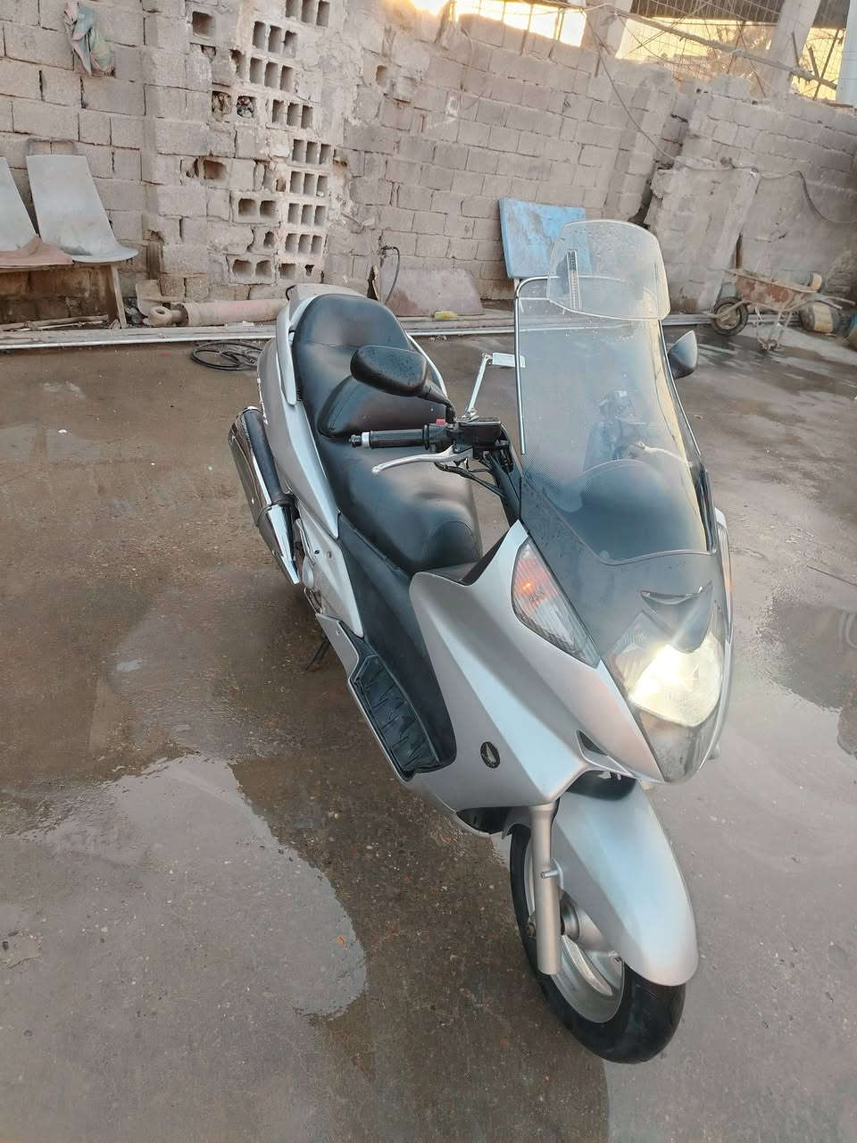 السلام عليكم سلفر ونج 600 كفالة عامل المكينة خير من الله تجي وشوف للبيع السعر خاص ***********
