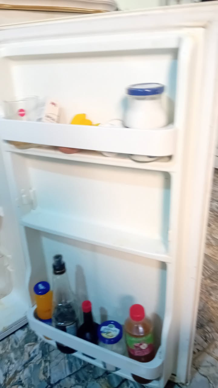 ثلاجه ١٢ للبيع ابيعها على عطلها طفت مااعرف شبيها ابيع ب٧٠ وغراض اخر اسأل وجاوب بغداد ***********
