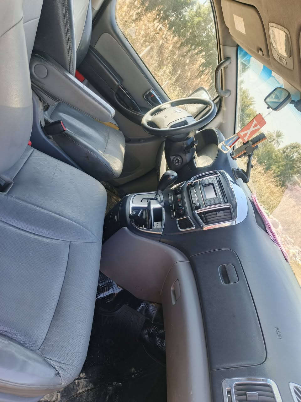 السلام عليكم 
ستاركس 2017 فان حمل
رقم بغداد الماني 
مكينة وكير وحدادية وتخم تأثير مكفول
السعر 170 
المكان بابل حي الصحة 
***********
