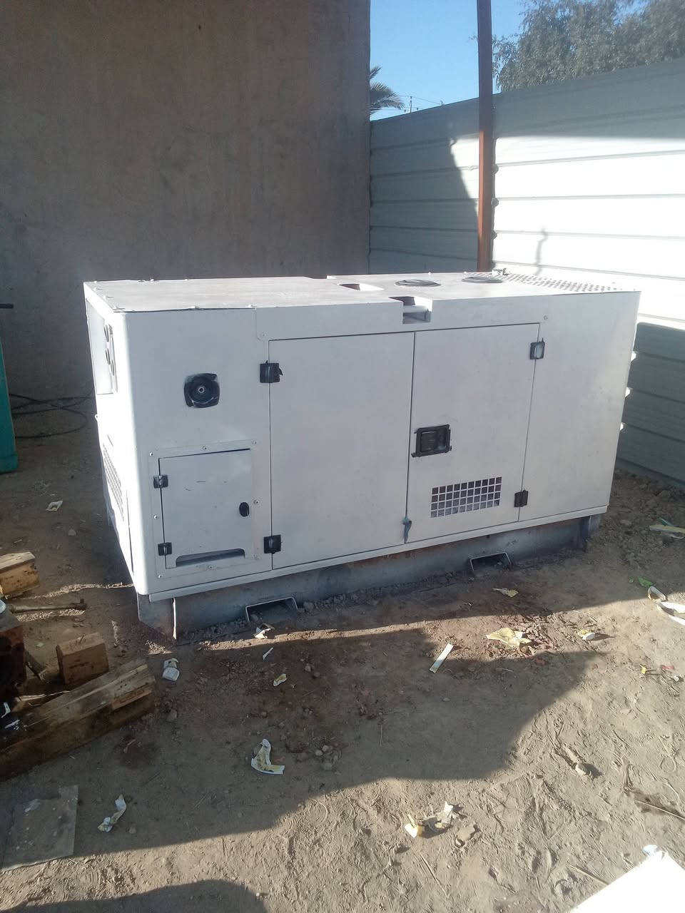 السلام عليكم
بيركنز صيني 25kva
مكرك بلاد مامفتوح
مكان البصره 
25ورقه
***********
