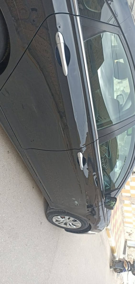 سوناتا ٢٠١٣ وارد أمريكي بيها حالوب ابيع عن العيب الشرعي فقط السعر ٧٢ وبيها مجال.. العنوان ناصرية / مدينة الصدر موبايل ***********
