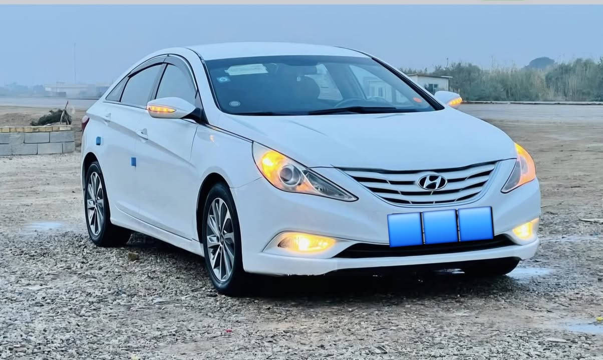 #خليجي  بيها رش تجميل البنيد وبيها رصعات بارد خفيفه شوف العين مكينه 2400 دوش گير أوتو 6 نمر

دواخل بيجي تبريد قطعتين مري شفط واشاير بالمري حساسات خلفيه شاشه وكاميرا خلفيه نظام إيكو نظامAbs ويل كب كروم 17 حاكية أتصال لايت زنون 

مكان السياره بالشطره

***********
