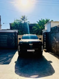 كاديلاك اسكاليد اسبريسو 2023 لون السيارة اسود عليها ppf ضمان خمس سنوات...