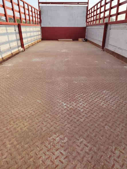 السلام عليكم بدي للبيع
صفاح 70،، سته وربع العنوان واسط الصويرة ***********
