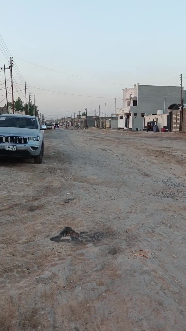 سلام عليكم قطعه أرض للبيع المساحه ٣٣٠ متر طابو زراعي سند ٢٥الموقع سبع قصور شارع المشروع قرب المستوصف شارع ٢٠ إلا ستفسار تصال على رقم الهاتف ***********
