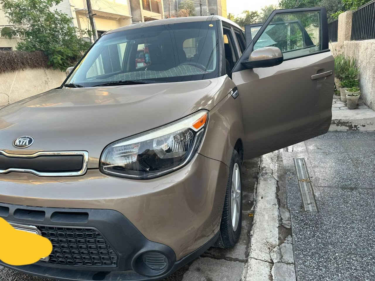 السلام عليكم 🫡 
مكلف بالنشر 
للبيع كيا صول 🛑
2016 وارد امريكي 🇱🇷                                             حادث جاملغ ايمن ماشيه ٣٧ الف ميل 
صبغ جاملغ ونصف البنيد 
كلير القمارة واكع والبنيد يرادله صبغ
صور الحادث موجودة  💥 
محرك ١٦٠٠ gdi 💪🏻
سيارة. جاهزة كير محرك خير من الله
المواصفات نص فول  حساسات وكامره بيها خلفيه 🌹 استخدام شخصي 🌹
رقم بغداد  بسمي السيارة 👌
💵السعر 100 بيها مجال للجادين💥💵
مكان السيارة بغداد حي الشباب قرب تقاطع الدرويش🏠

اتصال ☎️***********☎️هذا رقم فقط واتساب
