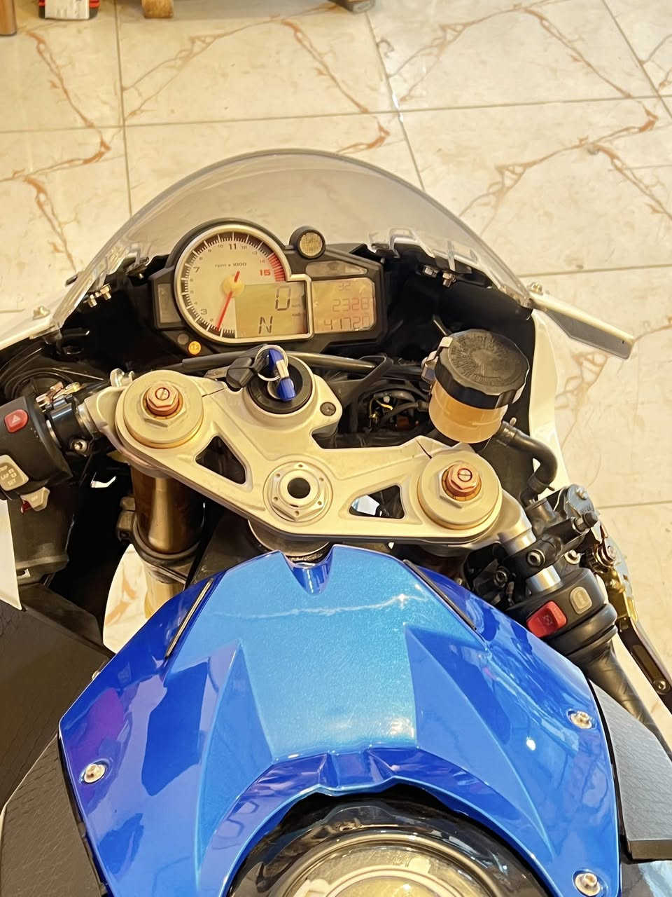 سلام عليكم. دراجه BMW.14s1000 rrكمرك مدفوع وقرصهه واصل مروريه واسط كفاله عامه نقصهه 
فقط مجمع مودات غيرهه برغي مابيهه نقص مكاني واسط نعمانيه السعر $68
وقابل للتفواض 
***********
***********
