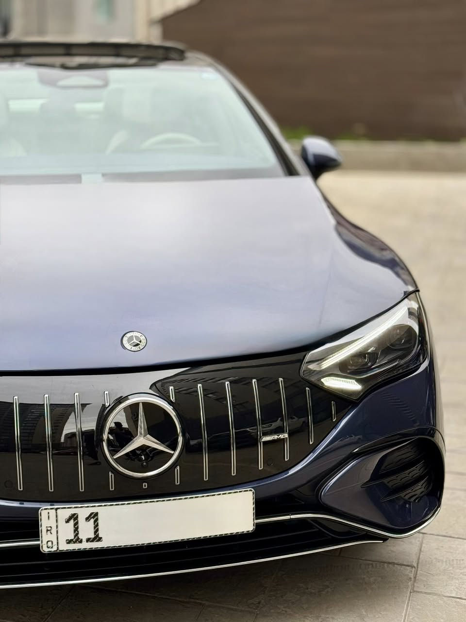 للبيع  ب سعر البلاش مرسيدس-بنز EQE 350 4MATIC موديل 2024
اللون : أزرق مميز
اللون الداخلي: أبيض فاخر
الممشى: 3,000 كم فقط
الدفع: رباعي 4MATIC
سقف بانوراما
جكات (تعليق) هوائية AIRMATIC
شاشة وسطية كبيرة (هايبر سكرين)
شاشة خلفية للركاب
مقاعد كهرباء مع ذاكرة
دخول وتشغيل بصمة
إضاءة داخلية محيطية (Ambient Light)
كاميرات 360 درجة مع حساسات كاملة
أنظمة أمان ومساعدة قيادة حديثة
حساسات أمامية وخلفية متكاملة
نظام المحافظة على المسار
للبيع مرسيدس-بنز EQE 350 4MATIC موديل 2024
اللون الخارجي: أزرق مميز
اللون الداخلي: أبيض فاخر
الممشى: 3,000 كم فقط
الدفع: رباعي 4MATIC
سيارة كهربائية بالكامل
أنظمة أمان ومساعدة قيادة حديثة
حساسات أمامية وخلفية متكاملة
نظام المحافظة على المسار
 مراقبة النقطة العمياء
 تثبيت السرعة الذكي
 فرملة الطوارئ التلقائية
 تنبيه حركة المرور الخلفية
قيادة شبه ذاتية
نوع البطارية: ليثيوم أيون
 سعة البطارية: تقريباً 90 كيلوواط
 مدى القيادة: يصل تقريباً إلى 600 كم بالشحنة الواحدة
 تدعم الشحن السريع DC
حادث سطحي بدون أي ضرر بالهيكل الداخلي
جميع الدواخل وكالة ومكفولة
بدون ايرباك 
قطعة واحدة مراقبة النقطة العمياء
نتثبيت السرعة الذكي
فرملة الطوارئ التلقائية
 تنبيه حركة المرور الخلفية
 أنظمة قيادة شبه ذاتية 
السعر 41:500 وبي مجال 
للأستفسار 
*********** 
مكاني بغداد الكرخ قرب من المطار
