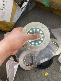 مصباح شمسي • ٥٠٠ قطعة • برانكيت جداري