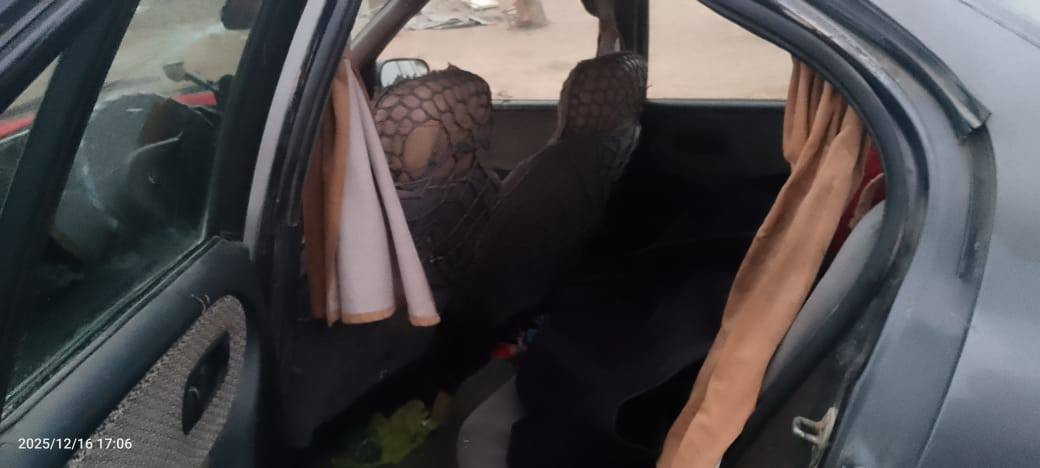 السلام عليكم بريميره للبيع سياره بيه گصه زوج تاير جديد وزوج زين  محرك  20 كير عادي  سعر عشرين ورقه بيه مجال بسيط هاذه رقم اتلفون ***********
