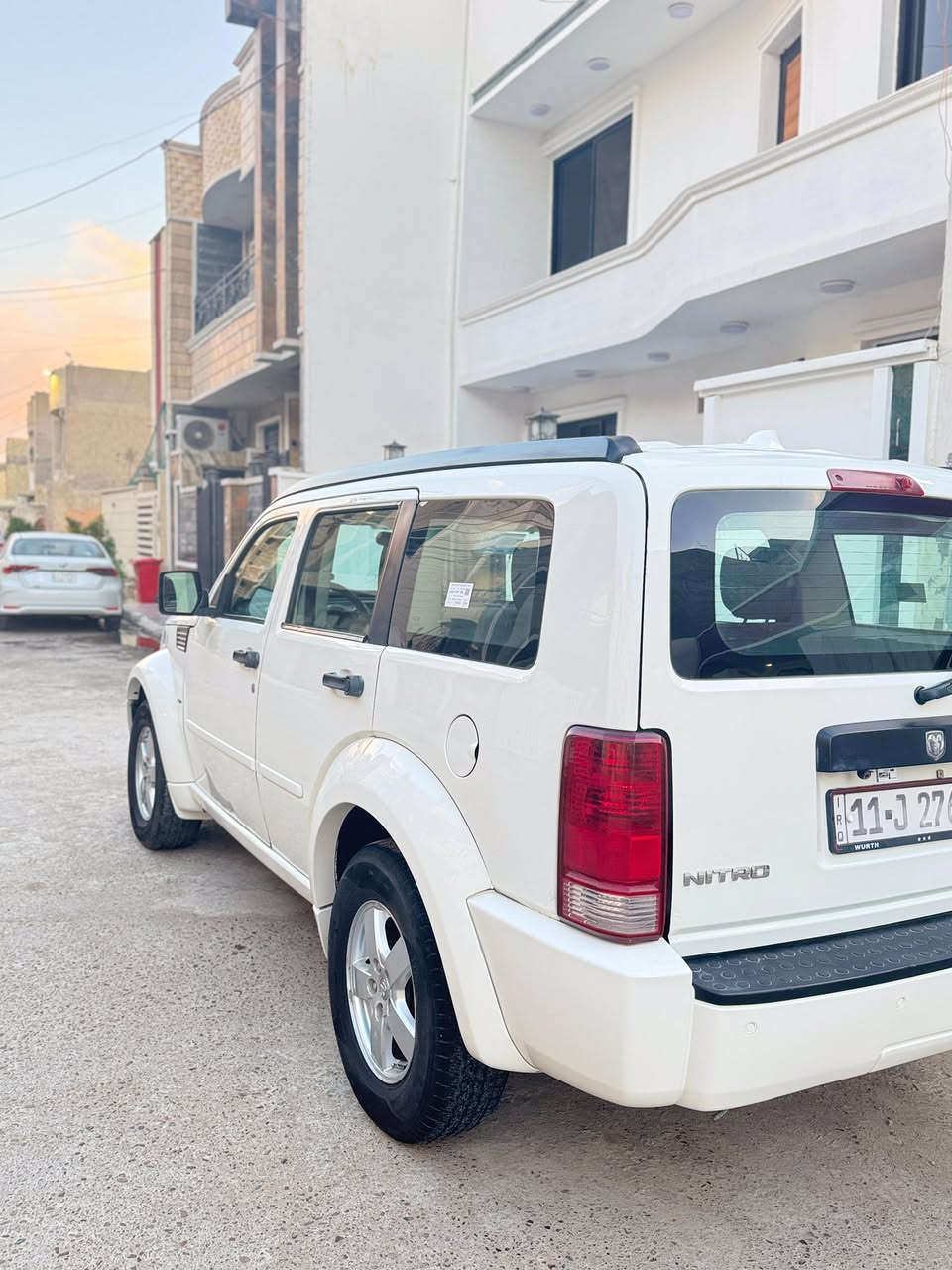 السلام عليكم دوج نترو 2008 مكفولة كفالة عامة من الصبغ والضربة والبارد سيارة جديدة كلش محرك وكير جديد ومكفولات حجم المحرك 3700 صدر خلفي امامي جديد لوك تخم تاير قبل اسبوع شادة تبريد ثلج منظومة كاملة سيارة متعوب عليها ما تصرف عليها الف دينار رقم جديد وهزة جديدة تحويل ثاني يوم السعر 95 وبيها مجال بسيط مكاني بغداد الدورة ابو الطيارة الاتصال ***********
