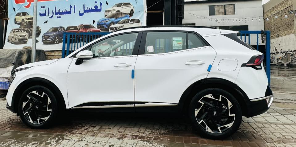 كيا سبورتج 2023 👍🏻 السياره 
مواصفات الجيتي لاين
ماشيه 78
حساسات اماميه
حساسات خلفية
لايت زينون + LED
كشافات 
بك لايت LED
اريل نفكيتر 
مفتاح التشغيل بصمة
ابواب بصمه 
تدفئه كشنات 
تدفئه ستيرن
تشغيل عن بعد 
دشبول شاشة 
شاشة Apple Car play
كـامـيـرا خـلـفـيـة دوارة.
المقاعد لون بيج اصلي 
مثبت السرعة Cruise
المودات والأوامر الصوتية
أوضاع القيادة  Drive Mode
فحص أنظمة السيارة 
حساسات ضغط اطارات  
شفتات مقود
ترحيب   فتحه بنوراما 
قطعتين تبريد
هاند بريك بصمة 
ا ABS 
ا Auto Hold    أوتو هولد
ا ISO Fex        ايزو فكس
نظام مانع الانزلاق
نظام نزول المنحدرات
اشارة في المرايا الجانبية
مخرج منفذ الطاقة 
ا  Bluetooth 
السعر 225 $$
للاستفسار ***********
بغداد الشعب السونار داخل المنشور
