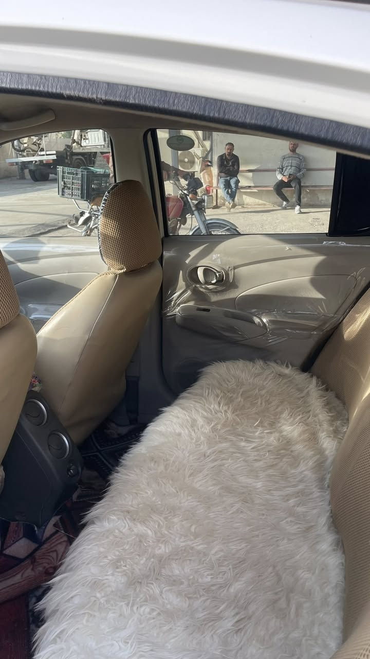 السلام عليكم
نيسان صني مصري 2024 وكالة عامة
ماشية 68 بيه ضربة 
مبدل بنيد و لايت و عرضانية راديتر 
چاملقات بيهن بارد
السنوية الى سنة 2029
الباقي كفالة 
للتواصل ***********
السعر 110 وبيه مجال 
مكان بصرة كرمة علي
