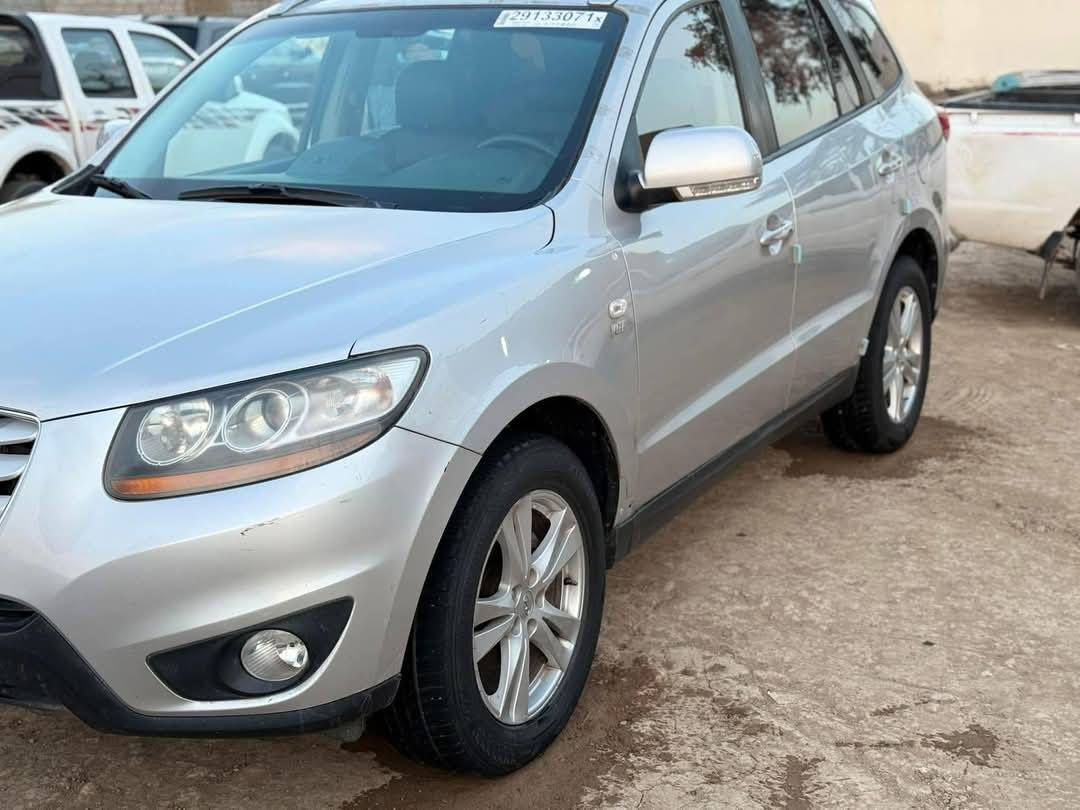 سنتافي كاز ٢٠١٢ سياره جاهزه للأخير متومه وكامله حصه كاز ٤٠ لتر كصه جنطه السعر 55 وبيه مجال او مراوس بسياره صالون كوري فقط ناصريه مركز للاستفسار الاتصال على الرقم ***********
