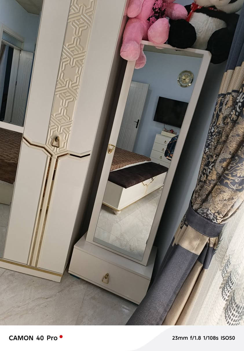 سلام عليكم عندي هاي غرفه نوم للبيع مابي اي عيب 9 قطع اشتريته 15 ورقه هسه اريده ب مليون و 500 الف


**إذا كنت صاحب هذا الإعلان وتريد حذفه لأي سبب، رجاءا أرسل رسالة إلى الدعم الفني**