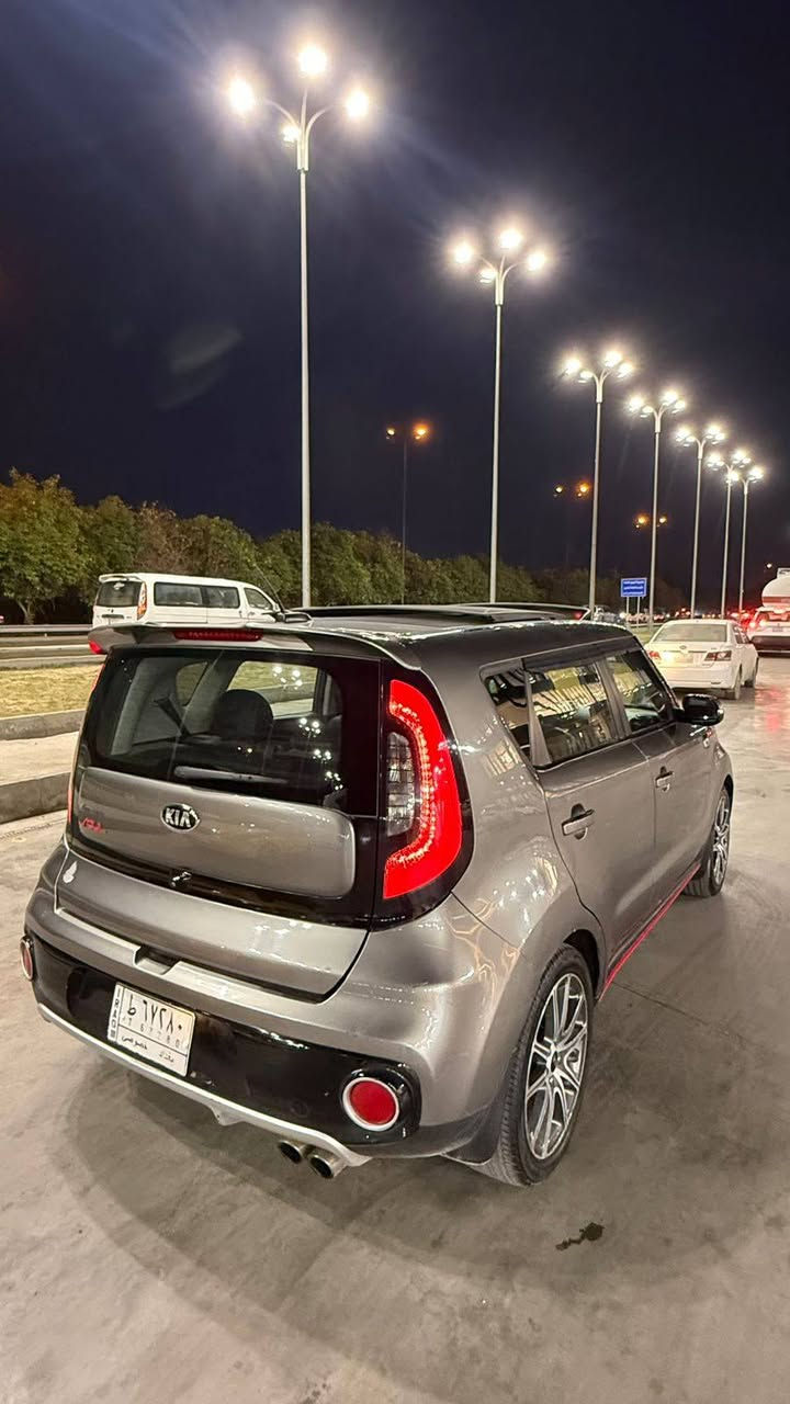للبيع كيا صول موديل 18 لون فيلي مواصفات فول واحد على واحد رقم بغداد بسمنه محرك 4 سلندر بس بنيد صبغ فقط مكانهه بغداد صليخ ترهم مراوس السعر 123  ***********.  ***********
