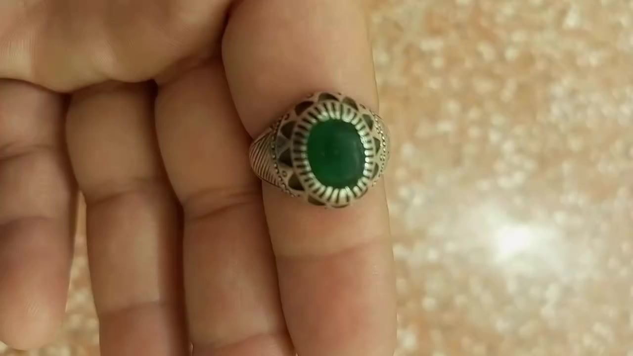 ثلاث محابس البيع
1_يشم اخضر قديم نادر , سعرة 100 الف
2_ سليماني  سعرة 80 الف
3_ عقيق سعرة 50 الف


**إذا كنت صاحب هذا الإعلان وتريد حذفه لأي سبب، رجاءا أرسل رسالة إلى الدعم الفني**