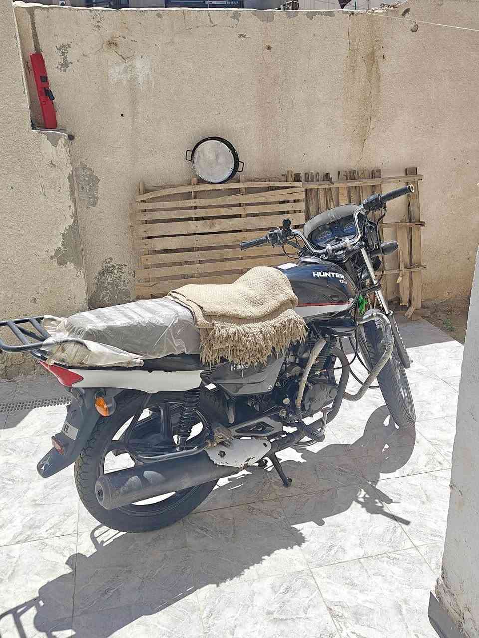 سلام عليكم هيرو لبيع 23مكينه كفاله عامه كشر كفاله عامه بس وجه متفلش اوراق اصولي سعر 1600وبيها مجال مكاني كوت انوار صدر رقم ***********
