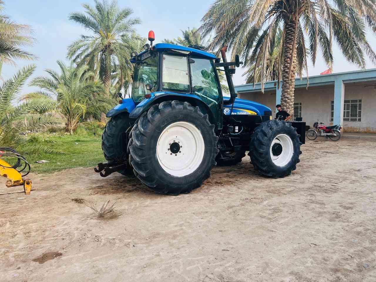 السلام عليكم
من رخصت الادمن  للبيع او مراواس  بحجم ازغر مكين نيوهلند حجم 140 TN نص اوتماتيك كير عصا  مكينه خير من الله جاهزه للعمل مباشر ما ذب عليه ولا الف   موديل 2007 رقم اربيل وكاله عامه تحويل مباشر  مكينه كل نقص ماكو  كهربائيات  شركه تبريد ثلج. تخم تاير باكيت  
+ دسك 24 جديد ما مشغل  شي بصيد تفاصيل اكثر ***********. او
***********9 واتساب  غير متواجد عله الفيس
