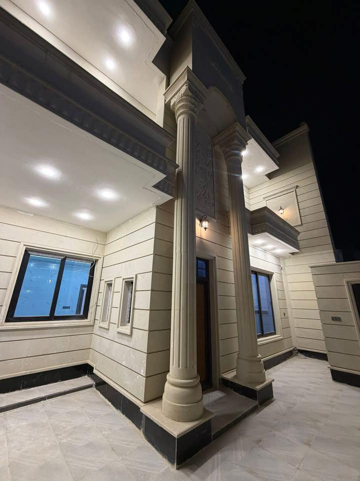 دار للبيع فخم في تكريت الديوم منطقة التوحيد المرغوب على شارع 15 متر بظهر شارع 60 ونافذ على شارع 30 مساحة الدار 200 متر واجه 10 نزال 20 يحتوي على 4 غرف نوم وصاله واستقبال وصحيات بالطابقين ومناور داخليه مواصفات الدار فول نظام غاز وكامرات ودكتات داخليه واجهة الدار حجر حلان 
للأستفسار ***********
