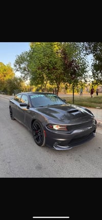 جارجر ٦٤٠٠ ٢٠١٧ حادثها سرقه مصبوغه عام بسبب وشم قديم وصور قبل الصبغ عن...