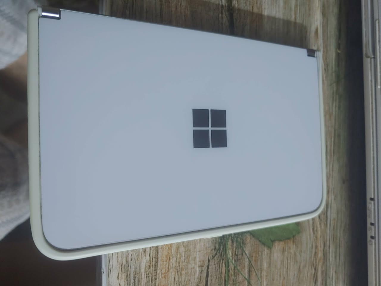 موبايل قابل للطي مايكروسوفت سيرفس دو  ذاكرة 256 نظيف 0دا شبه جديد كارتونته كامله ووياه كفر
السعر 350 الف
للاتصال ***********
