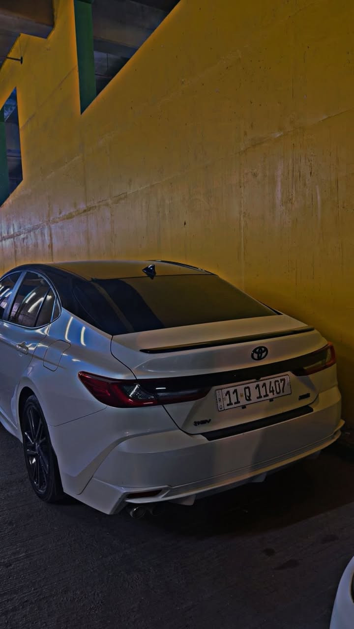 🚗 للبيع تويوتا كامري 2025 هايبرد XSE 🚗
موديل 2025
فئة XSE هايبرد
السيارة وارد/امريكي حادث فقط بنيد 
محرك 2.5 هايبرد اقتصادي جداً بالبنزين
قوة وأداء عالي مع صرفية ممتازة

🔹 اللون: ابيض مع سقف أسود (تو كلر)
🔹 الشاشات: شاشة وسطية + شاشة عدادات رقمية
🔹 مقاعد جلد رياضية
🔹 تشغيل بصمة + مفتاح ذكي
🔹 رادار، مثبت سرعة ذكي، نظام المحافظة على المسار
🔹 كاميرا، سنسرات، أنظمة أمان كاملة
🔹 تكييف أوتوماتيك مزدوج

📌 السيارة بحالة ممتازة جداً
📌 ماشية 44الف كيلو 
📌 جاهزة للفحص

💰 السعر: ______وبيها مجال 235$
📍 الموقع: __بغداد____الاعظميه
📞 للتواص:_***********
