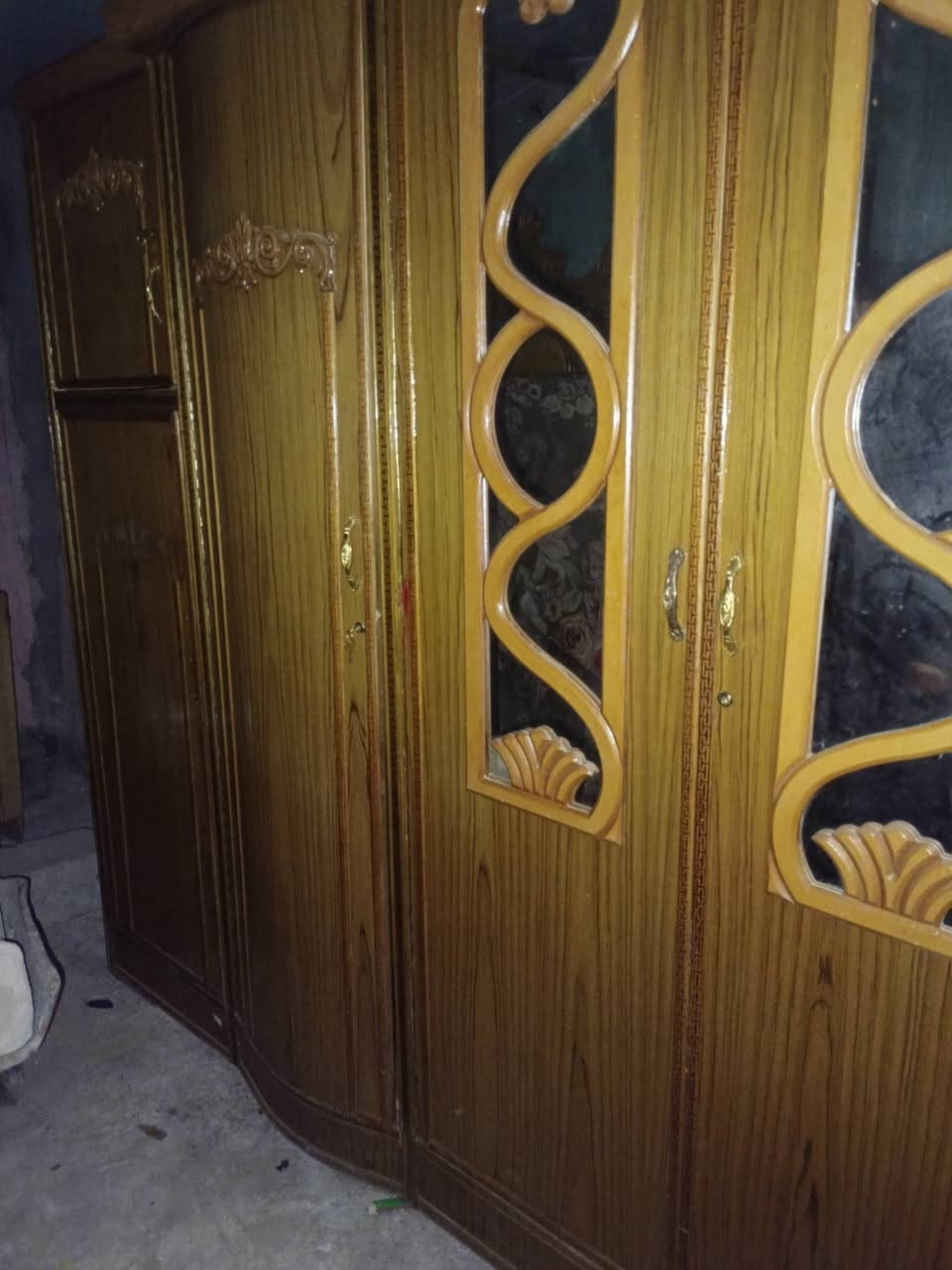 السلام عليكم ورحمة الله وبركاته  غرفه كامله ماناقصها شي   للبيع  بسعر مناسب ☝


**إذا كنت صاحب هذا الإعلان وتريد حذفه لأي سبب، رجاءا أرسل رسالة إلى الدعم الفني**