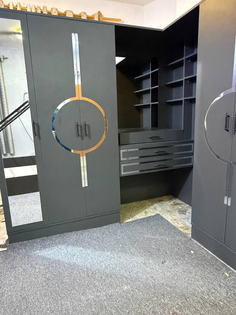 غرفة اخشاب تركية شكل عصري وانيق الجرباية هيدروليك مخزن مصارلي شهر من خذتها ب900 ريديهة ب700بيهة مجال بصيط  شراي يجي خاص او اتصل *********** النجف, العراق
