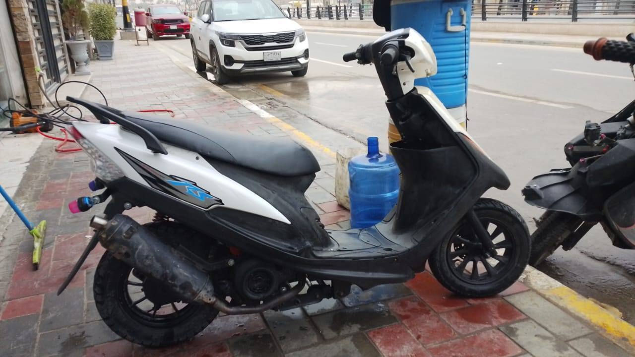 ماكس عدله ياباني 
محرك ٤٩
نكره سلف شرط محرك اخرس وطياره
كهرباياتهه كامله
مفتوحه مره وحده  فقط شغل مضبوط  
سعرهه ٤٥٠ وبيه مجال كلش بصيط 
كربلا  قرب مستشفئ زين العابدين 
للستفسار ***********
