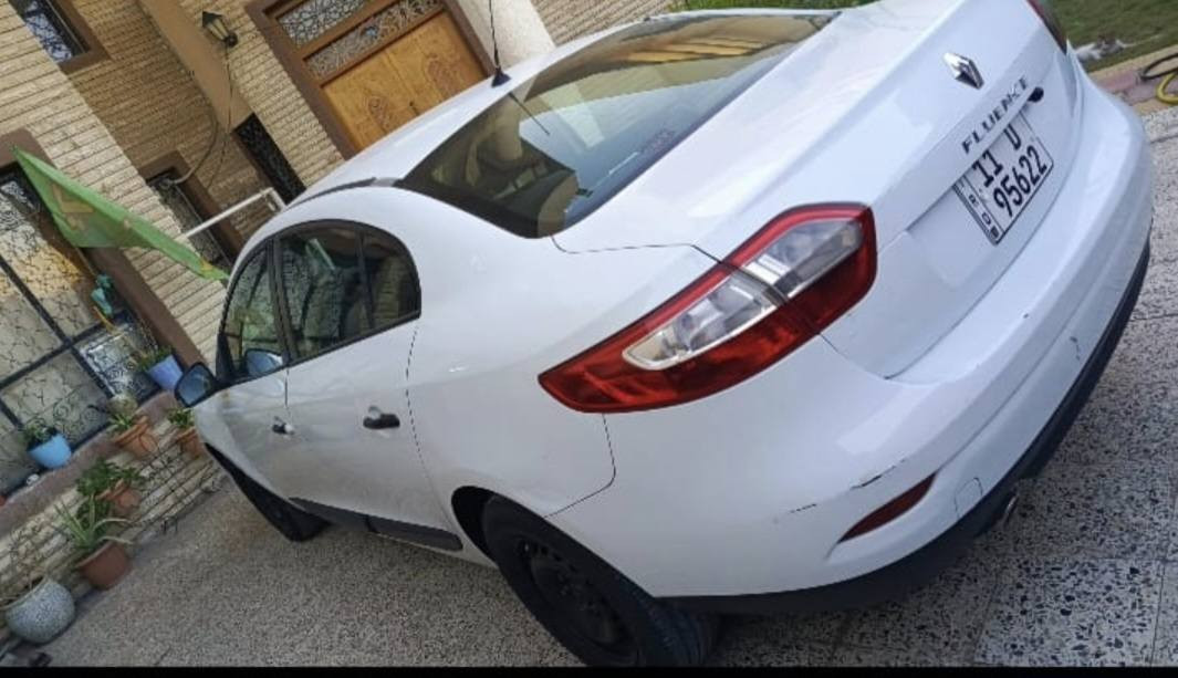 سلام عليكم شباب رينو البيع سياره جاهزه من كلشي شركه العامه موديل 2013 بيها صبغ جاملع امامي بدون دواخل وشويه من باب السايق مكينه كير كهرباء تخم تاير منضومه بانزين كوله جديد اترايك التركيا مكان بغداد  كمساره نادي مشرق سعر ٦٦ وبيها مجال التواصل *********** وبلخير ع ياخذها
