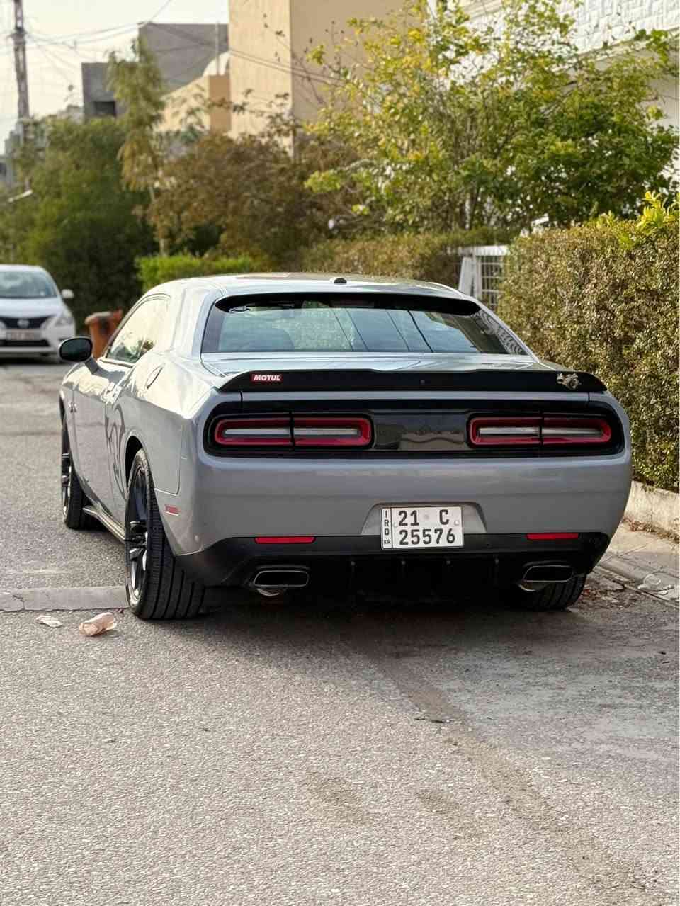 dodge challenger 2021
   6 بستون GT
1پارجي بوياخه بيّ ناوكَرتن و دواى كه بس دةفتةربةنزيني هةية 
ته نها يه ك ئيرباكى دشبول ته قيوه كيرو مكيني بشرت
به سمه و شه غال
كَير سوكان
شاشه كه وره
حديد سورعه
كوشن جلد
ماوهى روّيشتن 52 ميل
هه موو كَيانى لوكه
تايه و ويلى تازه لوّك
مهزه و به راد وسه نه وى تازه يه كيتابي خروجي هاية
سعر 195
***********
تةحويل بةشةرت
