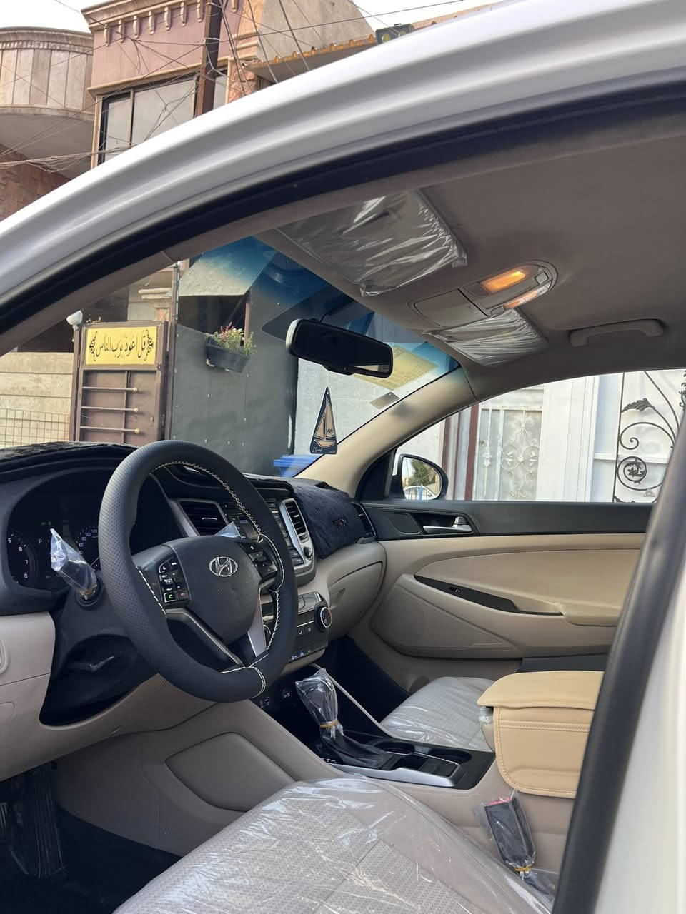 سلام عليكم توسان 2016 خليجي كامله بدون نقص تخم تاير باتري جديد كير مكينه تبريد ثلج رقم بغداد بسمي سنويه ورقم جديد مكينه 2000 دوش السياره لد امامي ويل كروم تحكمات فول تبريد قطعتين كامره مكفوله من الصبغ عدا تكحيل كارت بسيط السعر 170$ وبيه مجال بسيط مكان السياره المنصور 
‭0771 429 3525‬
