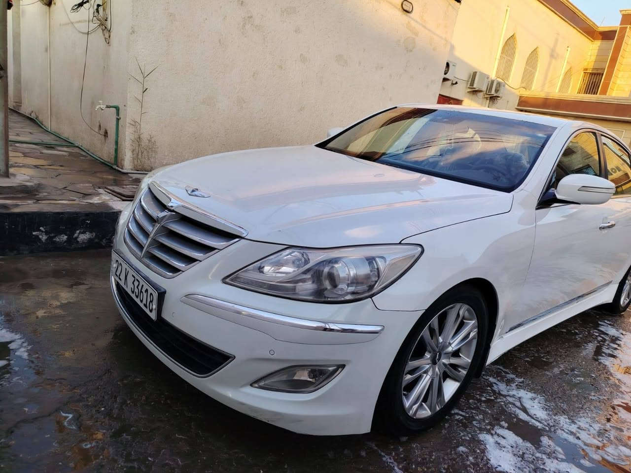 السلام عليكم 
سيارة جنسز موديل 2013 فول مواصفات بيها صبغ چاملغات اثر بطش مكفولة من الضربة والتبديل والفتح تحويل ثاني يوم راعيها قريب علية مواصفاتها
رادار 
دبل ماوس
محرك3800
فتحة
//السعر 160 وبيها مجال قليل// للشراي الاتصال على ***********
