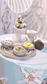 حسب الطلب🫶🏻🫰🏻 الاسعار تبدأ من ١٥ ألف فما فوق حسب الدزاين والحشوات والح...