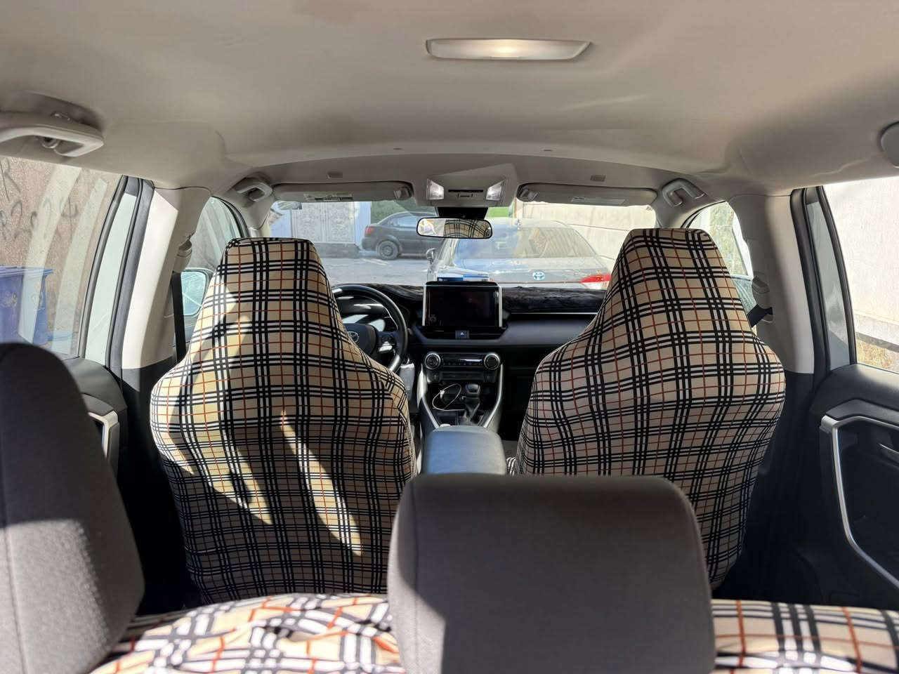 السلام عليكم
راف فور 2023 xle 
صور الحادث مرفقه مع الصور 
بيها كلير من امريكا جاملغ وباب صفحه السايق 

اللون سمنتي 

رادار امامي وخلفي نقطه عمياء 

تبريد قطعتين 

السياره ماشيه 73000km 

السياره جاهزه من كلشي واي نقص مابيها 

الاستفسار الاتصال على الرقم

***********
