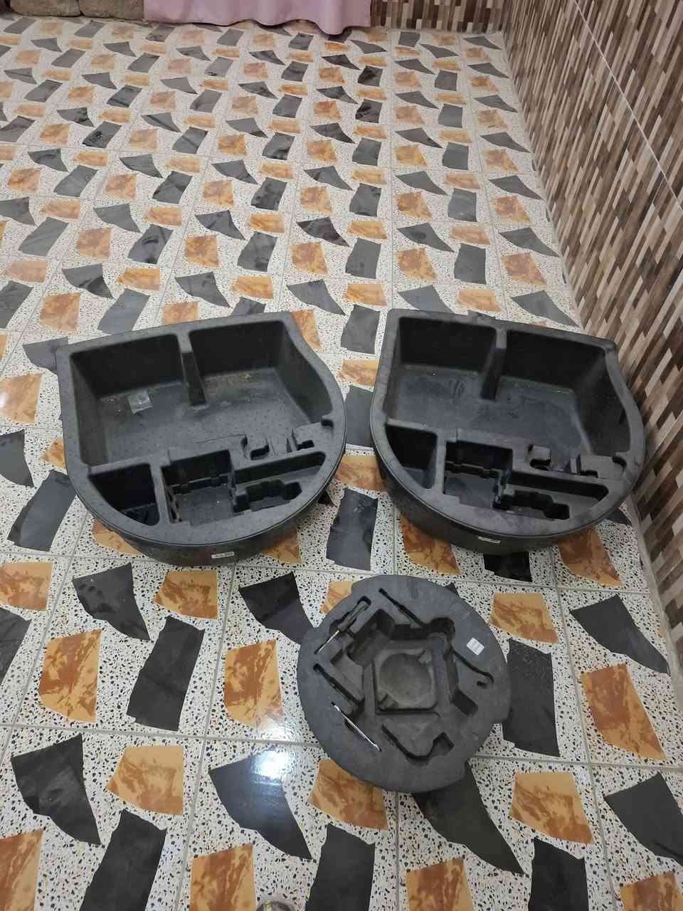 سلام عليكم غراض فورتي موديل 21 الي يحتاجهن يراسلني واتساب عبوه بيها بس فيت بم عاطل 
***********
