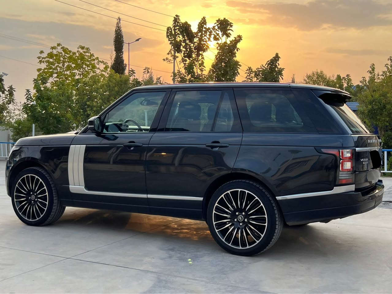 سەرەتا بە ناوی خوای گەورە و میهرەبان

فرۆشتنی خێرا

رانج رۆڤەر ڤۆک ئۆتۆبایگراف

٢٠١٤

مواسفات  ئۆتۆبایگرافی فول فول مواسفات  قەپات

٨ بستۆنی سۆپەر

دوبەی

١٠٠ هەزار کیلۆمەتر حەقیقی رۆشتووە

دەعم و لیدراوی و موس و براوەی بەشەرت

بی بۆیاخە کلینە

نوقتەی نیە ماشااللە

گیر و مەکینە و کارەبایی و تەبرید و تەقە و رەقە و تندوتۆلی بەشەرت

کامل سیرڤس کراوە و دیناریک مەسروفی نیە

بۆ عەیب و عار پرسیار مەکە.!

شوین// هەڵەبجەی شەهید

سعری // ١٧٥ گڵا و مجالیکی برایانەی تیدایە

ئاسیا ***********

کۆرەک ***********

واتساب و تیلگرام وڤایبەری لەسەرە.! حلبجة, السليمانية
