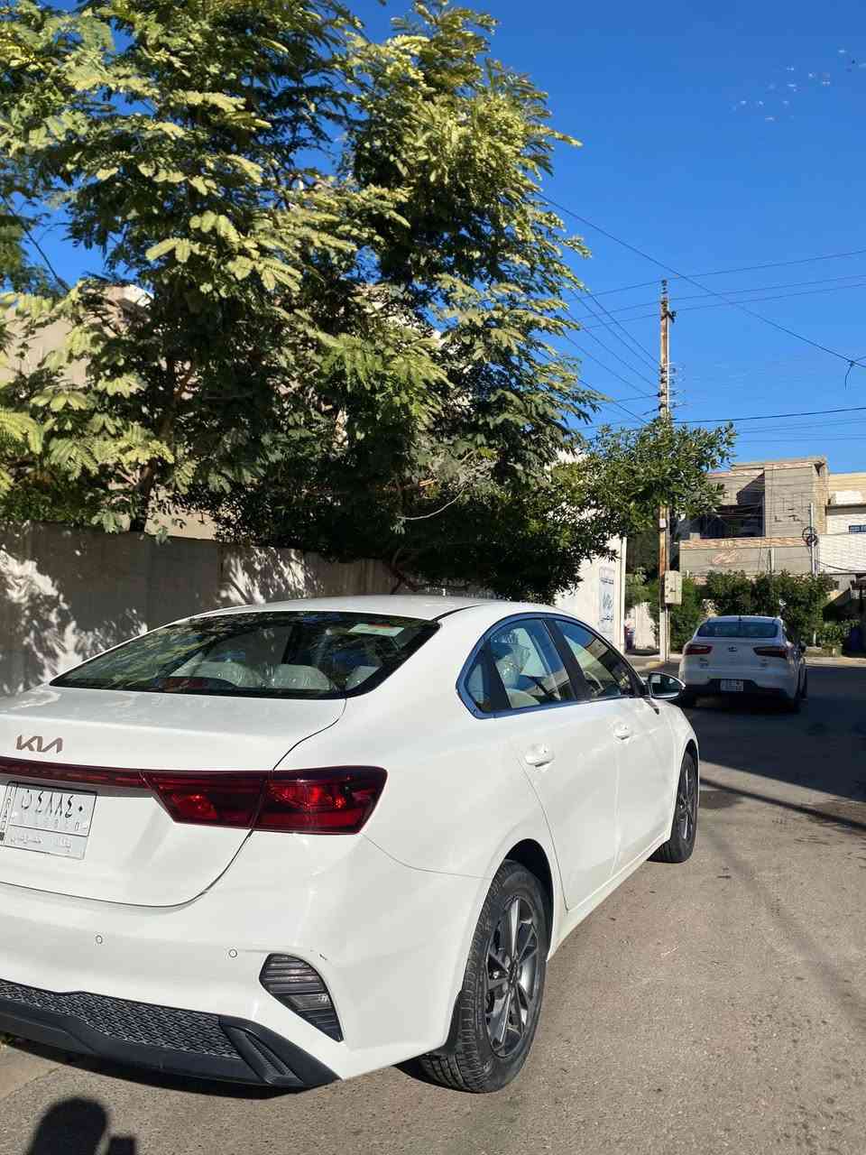 سلام عليكم 
للبيع كيا سيراتو موديل 2024 رقم بغداد ماشيه  43 سلايت محرك 2000
بيها طخه بسيطه مثل ماموضحه بالصوره السعر 185 وبيها مجال 
للأستفسار على الرقم ***********
