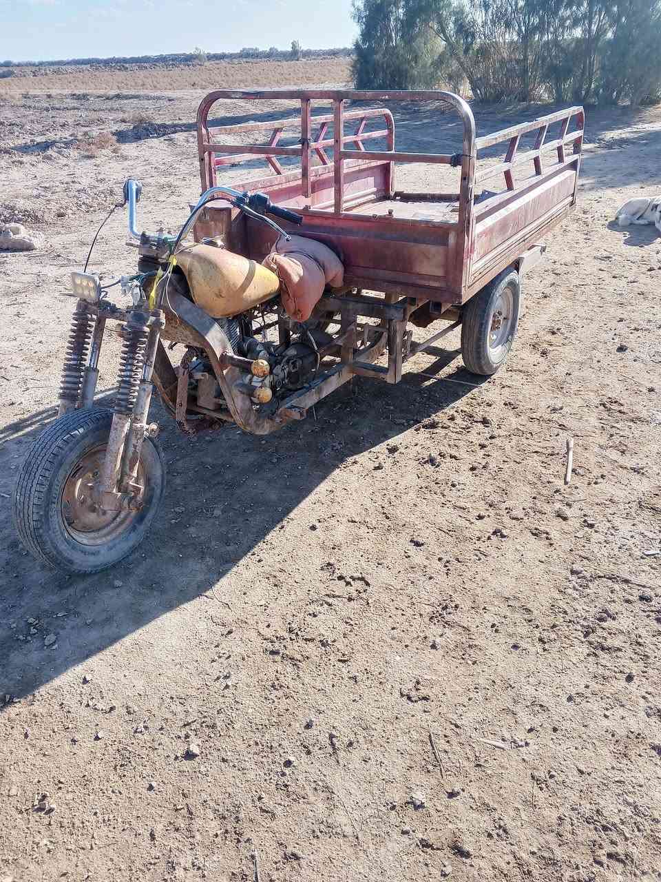 السلام عليكم دائما للبيع موديل 12 مكان حل الشوملي بيع مستعجل سعر 300 وبيها مجال شرايدل الستوته بدون ***********
