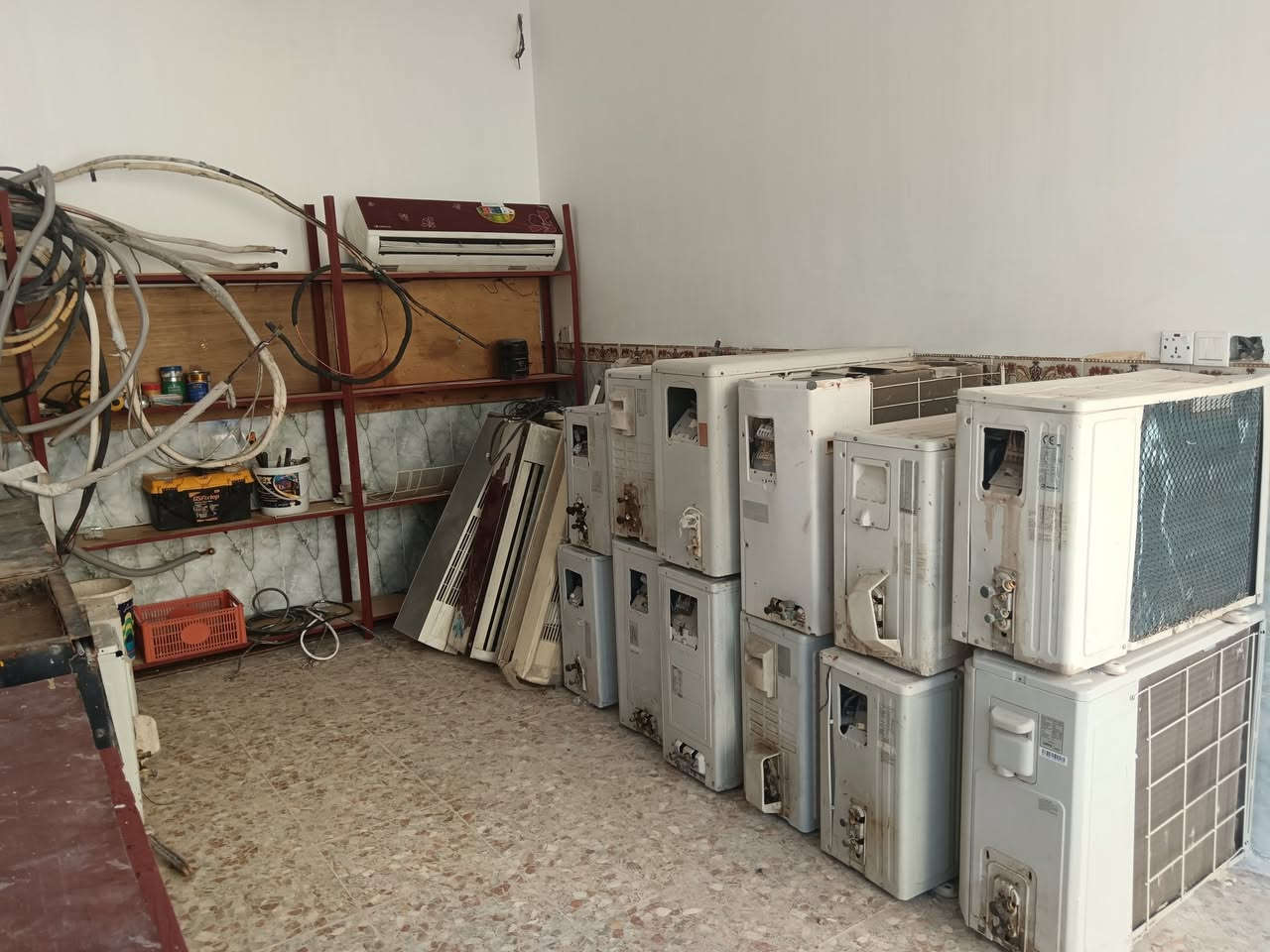 ***********، ***********
